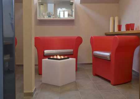 KALLA Sessel rot mit CUBO Leuchtw�rfel