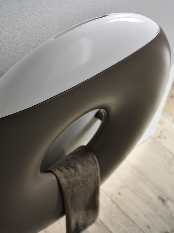 Antrax Design-Heizkörper ZERO, braun mit weißem Dispenser