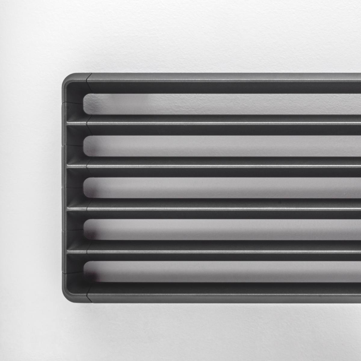Antrax Design-Heizkrper GHISA horizontal in der Farbe NEOP schwarz, Hhe 44 cm (6 Elemente)