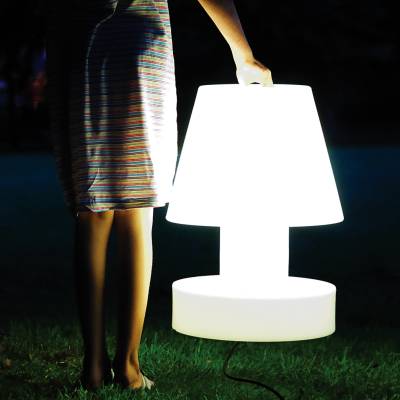 Bloom! Portable Lamp - von einem Mdchen getragen