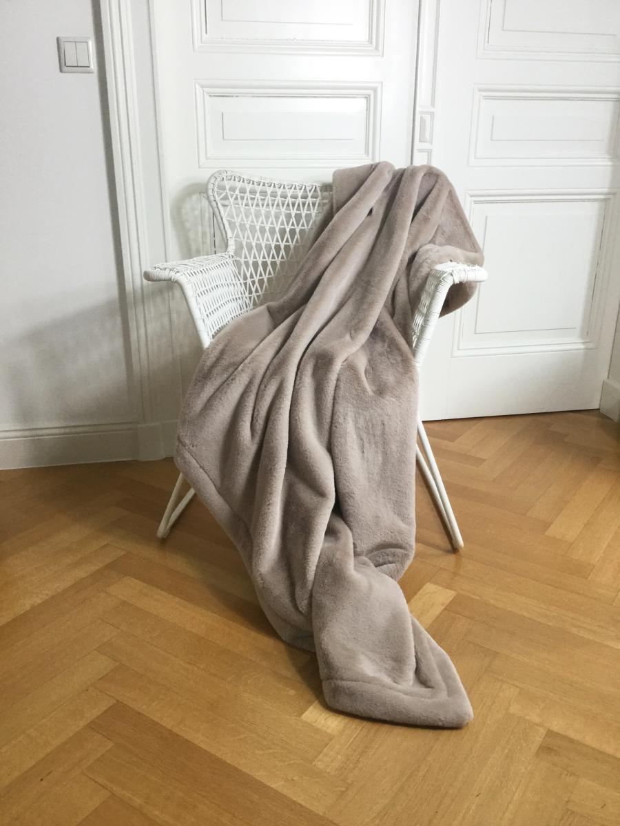 CARMA Plaid Tender nude 140x180 cm ohne Fransen