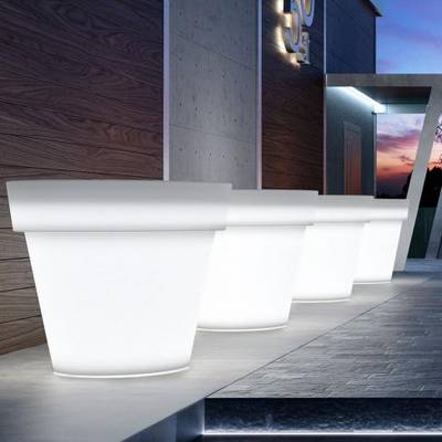 IKON Blumentopf beleuchtet von euro3plast IKON Blumentopf beleuchtet