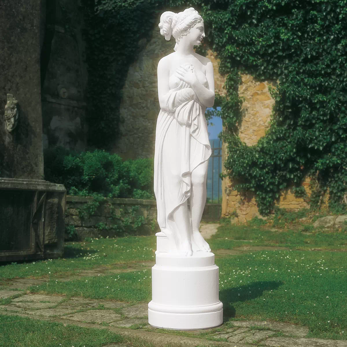 VENERE Statue