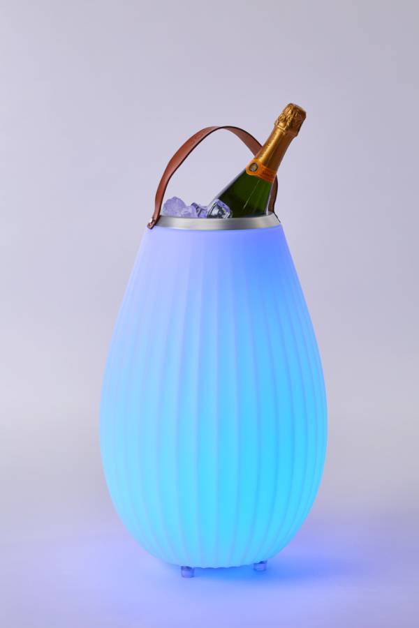 JOOULY Weinkühler / Bluetooth-Lautsprecher in blau leuchtend von JOOULS JOOULY Weinkühler / Bluetooth-Lautsprecher in blau leuchtend