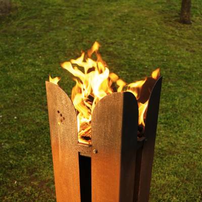 FUJI-FLAME Feuerstelle mit Brennholz