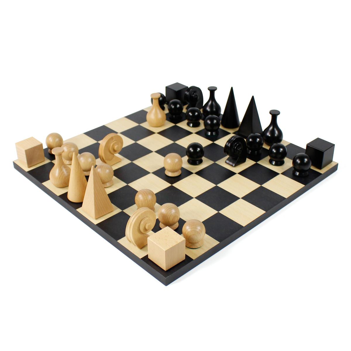 MAN RAY Schachspiel komplett mit Spielfiguren, massives Buchenholz von Klein und More MAN RAY Schachspiel komplett mit Spielfiguren, massives Buchenholz