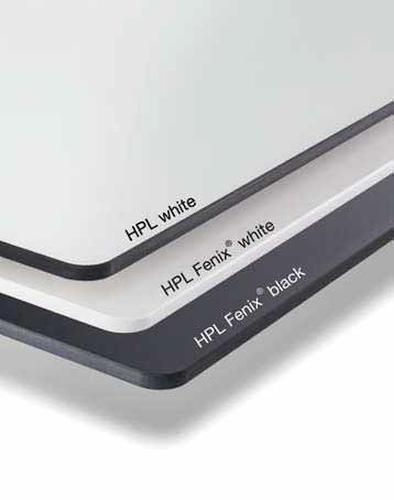 Tischplatten BRIO und Seltz, HPL weiß mit dunkler Kante oder FENIX weiß bzw. schwarz