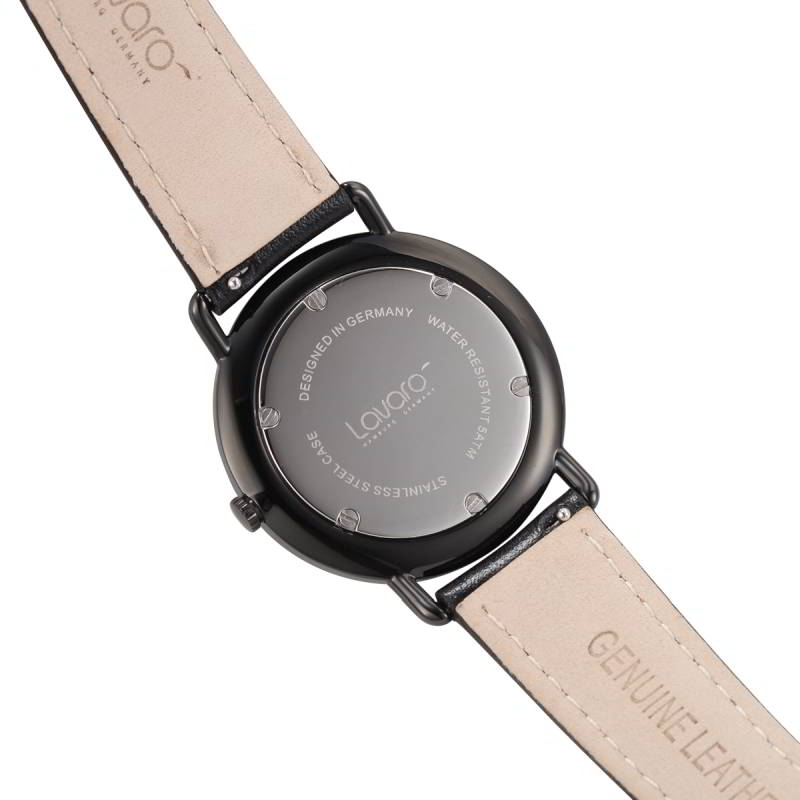 Rückseite der AIR Armbanduhr Dau 36 mm LA20004 mit dem Qualitätssiegel MADE IN GERMANY von Lavaro Rückseite der AIR Armbanduhr Dau 36 mm LA20004 mit dem Qualitätssiegel MADE IN GERMANY