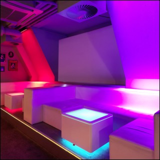 ORA LED und LED PRO beleuchteter Tisch MDF Weiß von moree ORA LED und LED PRO beleuchteter Tisch MDF Weiß
