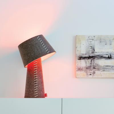 ALICE Tischleuchte gekippt mit LED-Beleuchtung von moree ALICE Tischleuchte gekippt mit LED-Beleuchtung