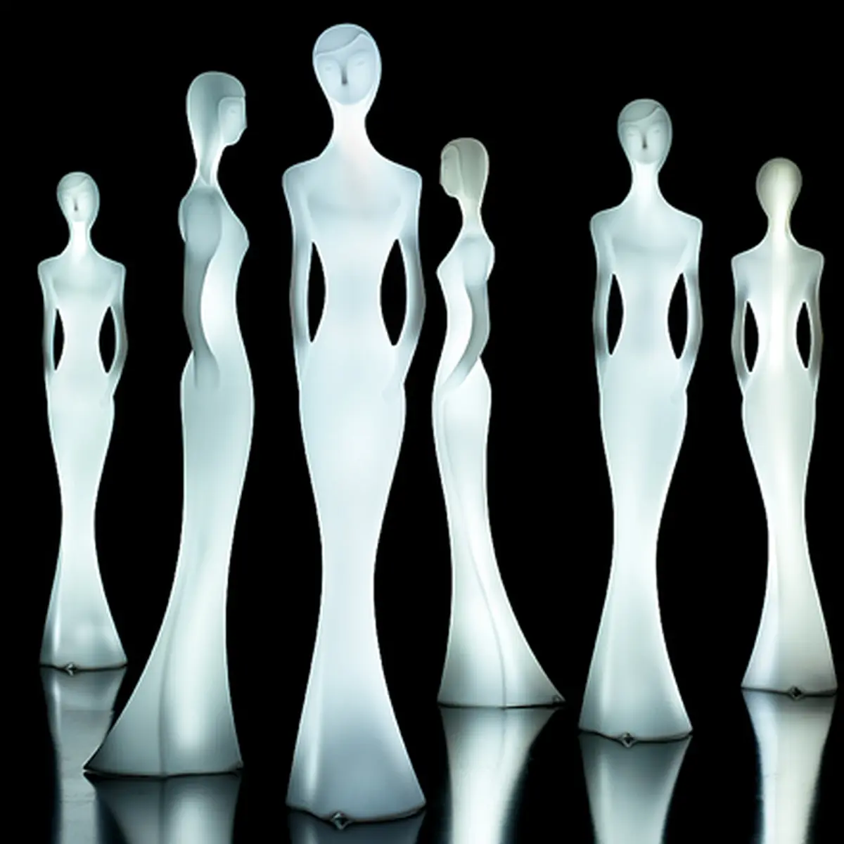 PENELOPE Statue beleuchtet