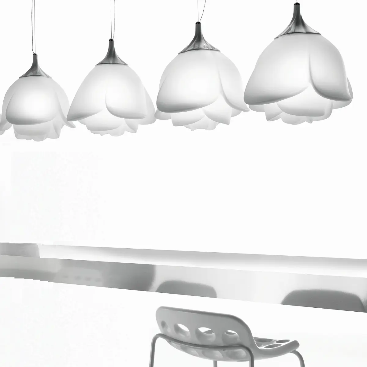 BABY LOVE Pendelleuchte mehrere hintereinander �ber einer Wei�en Bar 