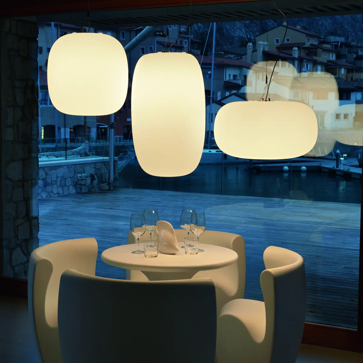 PANDORA S,M und L Pendelleuchte jede Variante Ambientebild �ber einem Esstisch