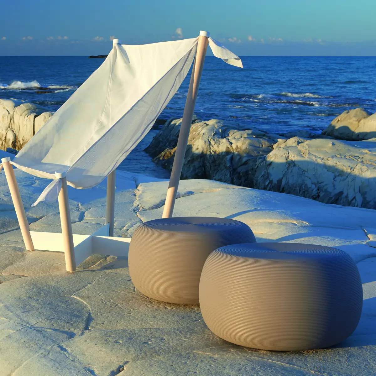 PANDORA Beistelltisch Beige 2 mal Hintergrund das Meer 