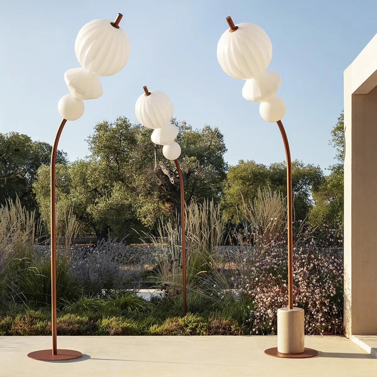 JOY Standleuchte 3 mal mit verschiedenen Sockel Drau�en