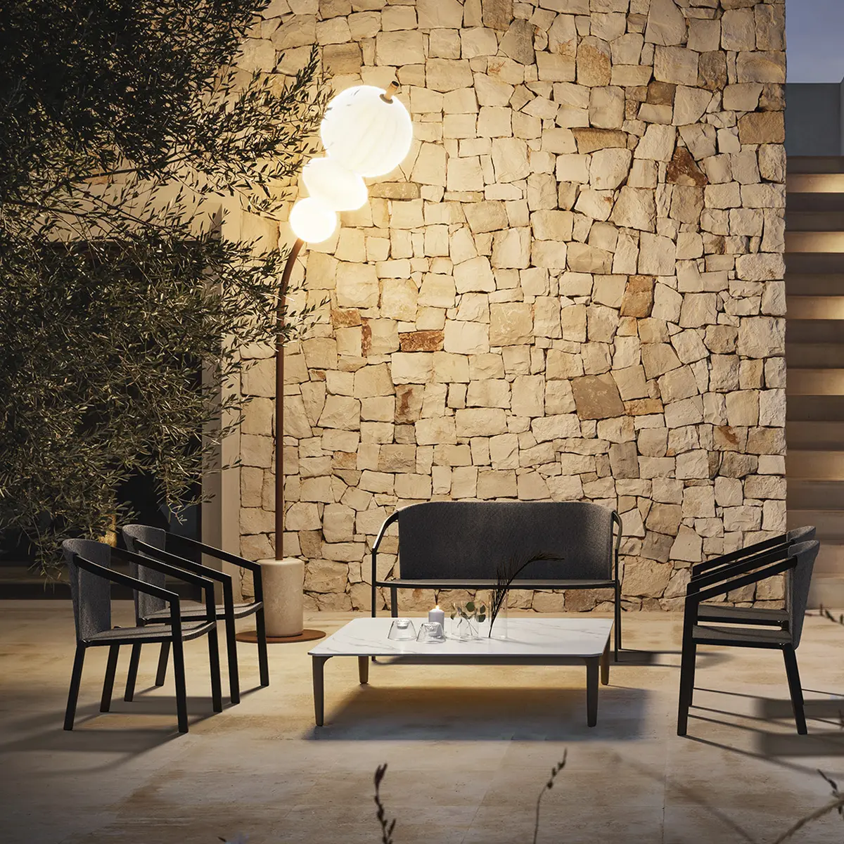 JOY Standleuchte mit einem Mamorsockel beleuchtet