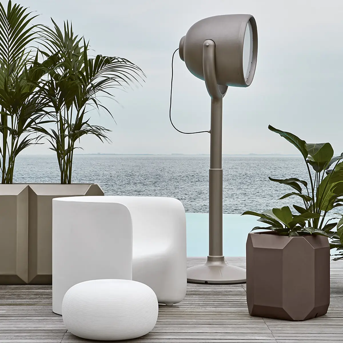 HOLLYWOOD Standleuchte in Pearl Grey 