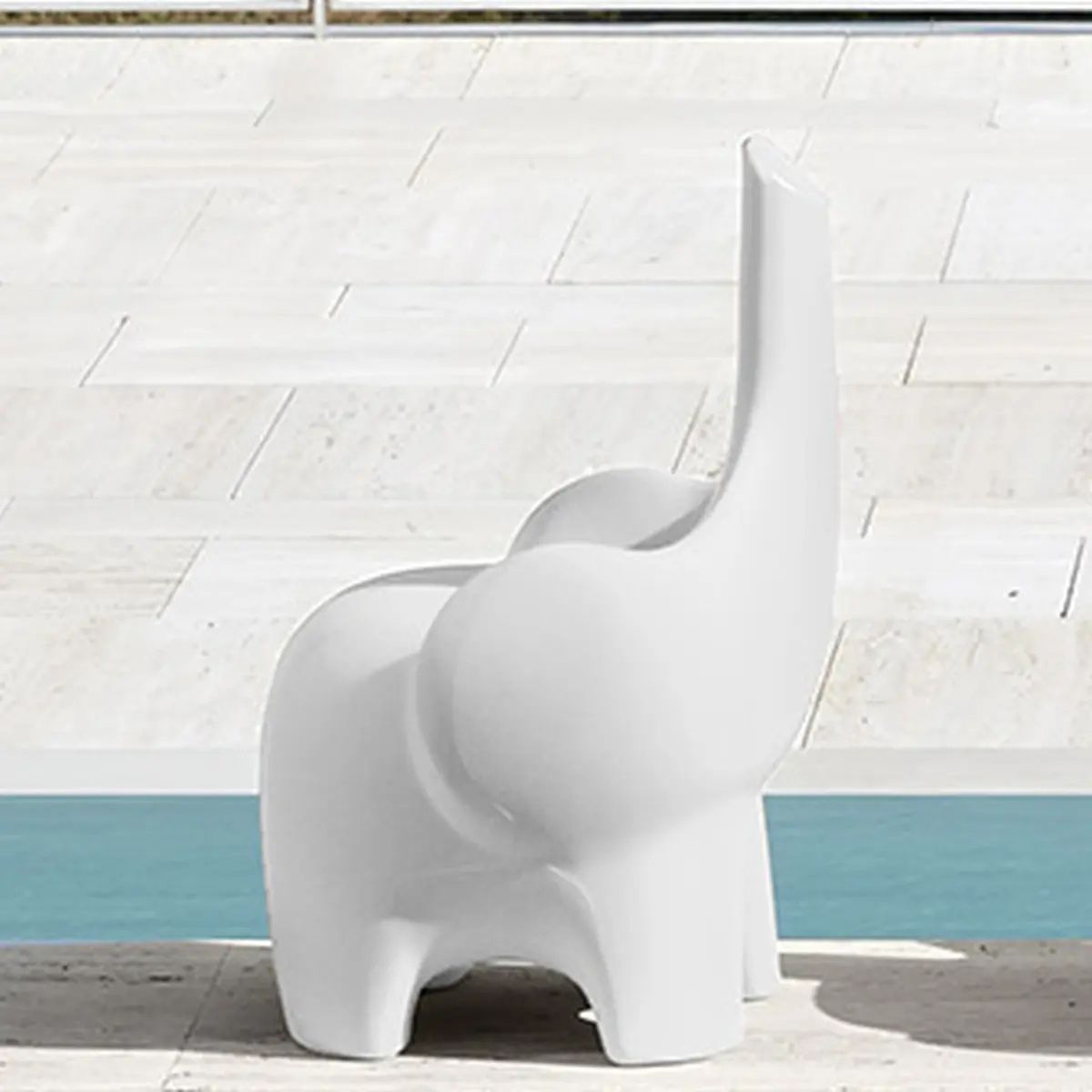 TINO Hocker Weiss im nat�rlichen Licht