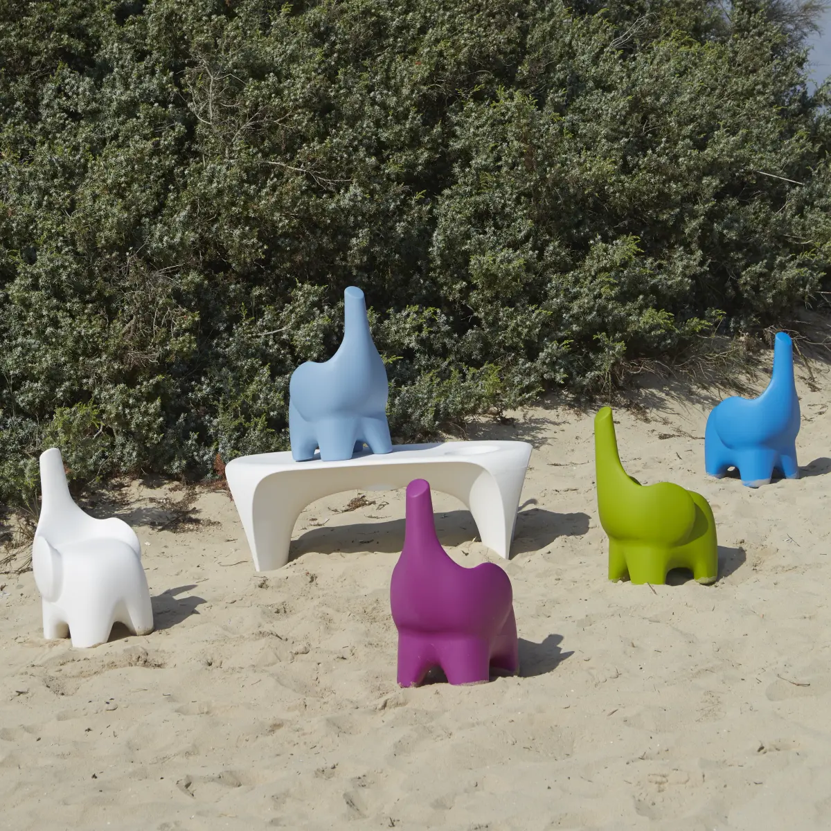 TINO Hocker mehrere in verschiedenen Farben 