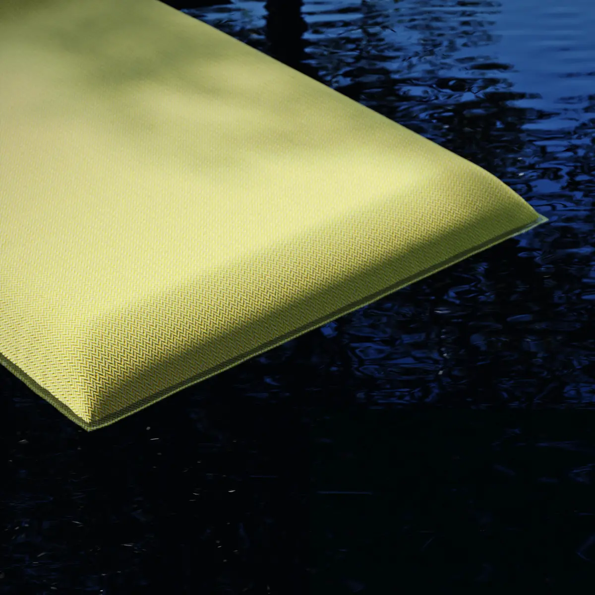 LOUIS Sonnenliege 1 mal in Gelb im Pool