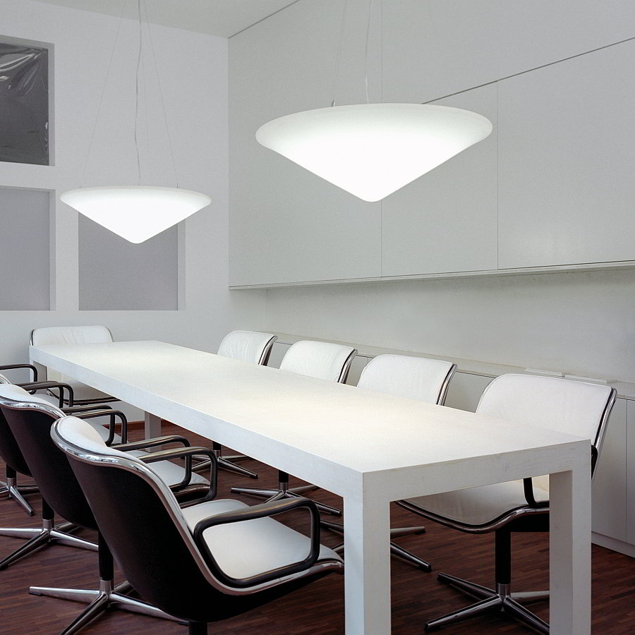 CAO MAO Pendelleuchte, 70 cm Durchmesser, 2 Stück über Konferenztisch von next Design CAO MAO Pendelleuchte, 70 cm Durchmesser, 2 Stück über Konferenztisch