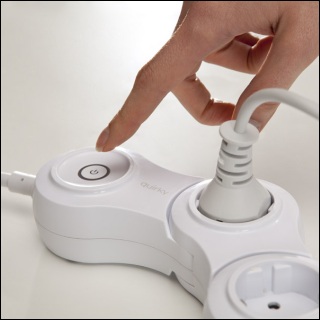 PIVOT POWER Steckdosenleiste mit modernem Ein-/Ausschalter von Quirky PIVOT POWER Steckdosenleiste mit modernem Ein-/Ausschalter
