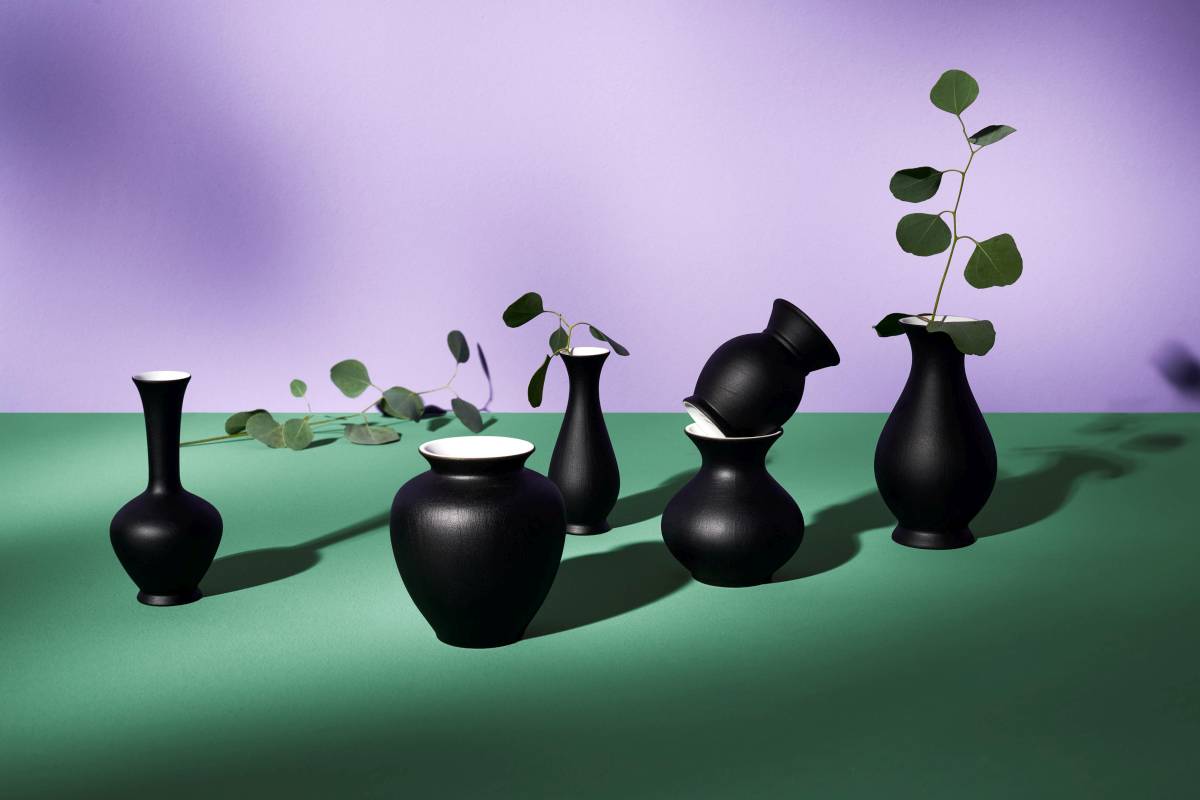BLOSSOM Vasen Biskuitporzellan schwarz, Innen weiß, 6er Set