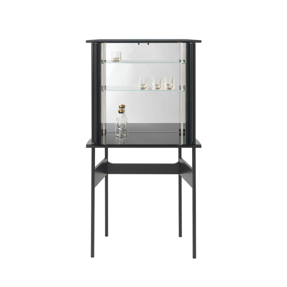 GUARD Barschrank, aufwändige Inneneinteilung mit Glasböden, Spiegeln und LED-Beleuchtung von schönbuch GUARD Barschrank, aufwändige Inneneinteilung mit Glasböden, Spiegeln und LED-Beleuchtung