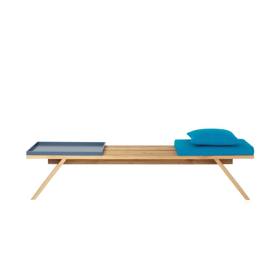BENCH Bank Eiche natur mit Tablett und Kissen von schönbuch BENCH Bank Eiche natur mit Tablett und Kissen