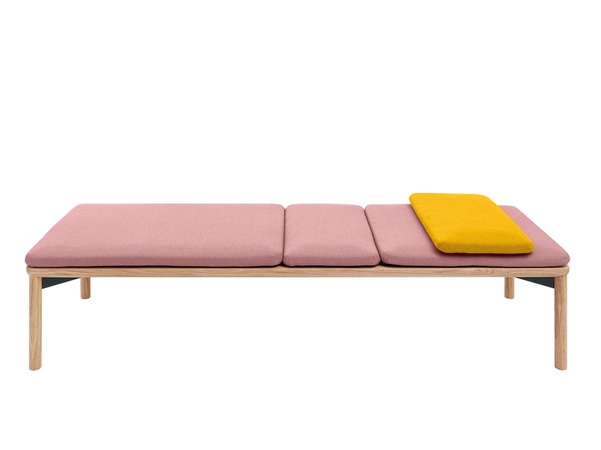 CHARPAI Daybed Bank Eiche natur, mit 4 Kissen von schönbuch CHARPAI Daybed Bank Eiche natur, mit 4 Kissen