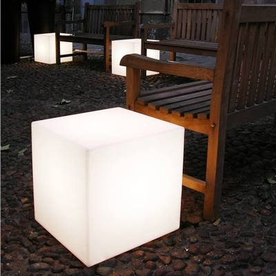 CUBO Leuchtwrfel Outdoor 50 als Beistelltisch