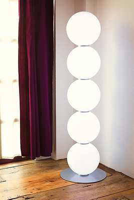 PEARL Stehleuchte als Eckbeleuchtung von Slide Design PEARL Stehleuchte als Eckbeleuchtung