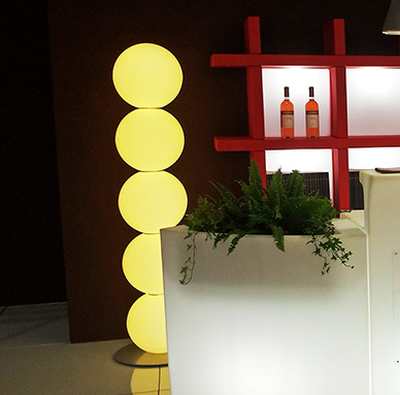 PEARL Stehleuchte Warmweiß mit ICE BAR von Slide Design PEARL Stehleuchte Warmweiß mit ICE BAR