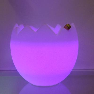 KALIMERA Flaschenkühler als Ei LED violett von Slide Design KALIMERA Flaschenkühler als Ei LED violett