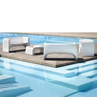 GROOVE Gartensofa auf dem Wasser