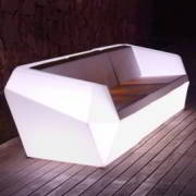 FAZ Gartensofa beleuchtet
Marke VONDOM
Designer Ramon Esteve