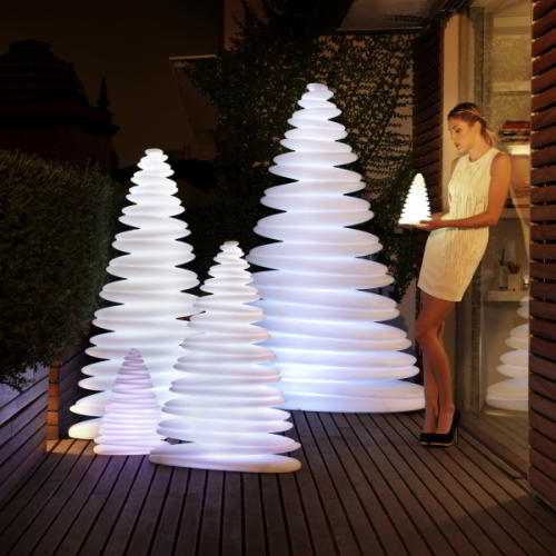 CHRISMY Weihnachtsbaum beleuchtet, Kaltweiß von VONDOM CHRISMY Weihnachtsbaum beleuchtet, Kaltweiß