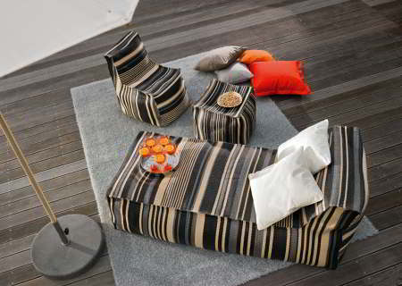 CHILL Liege und Hocker, grau gestreift von Weishäupl CHILL Liege und Hocker, grau gestreift